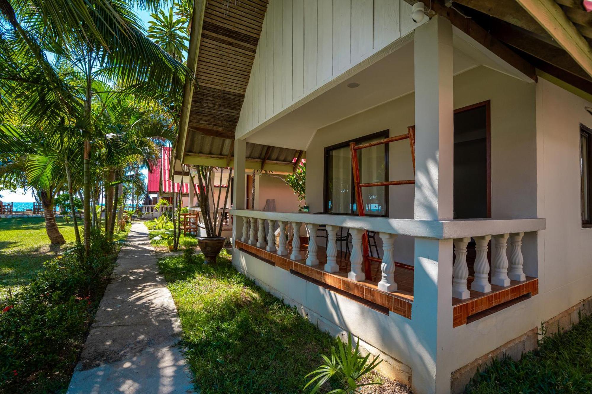 Lanta Beachfront Resort Ko Lanta Dış mekan fotoğraf